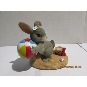 CHARMING TAILS 83/101 BEACH BUNNIE FITZ & FLOYD BUNNY RABBIT BEACH BALL SAND BOX